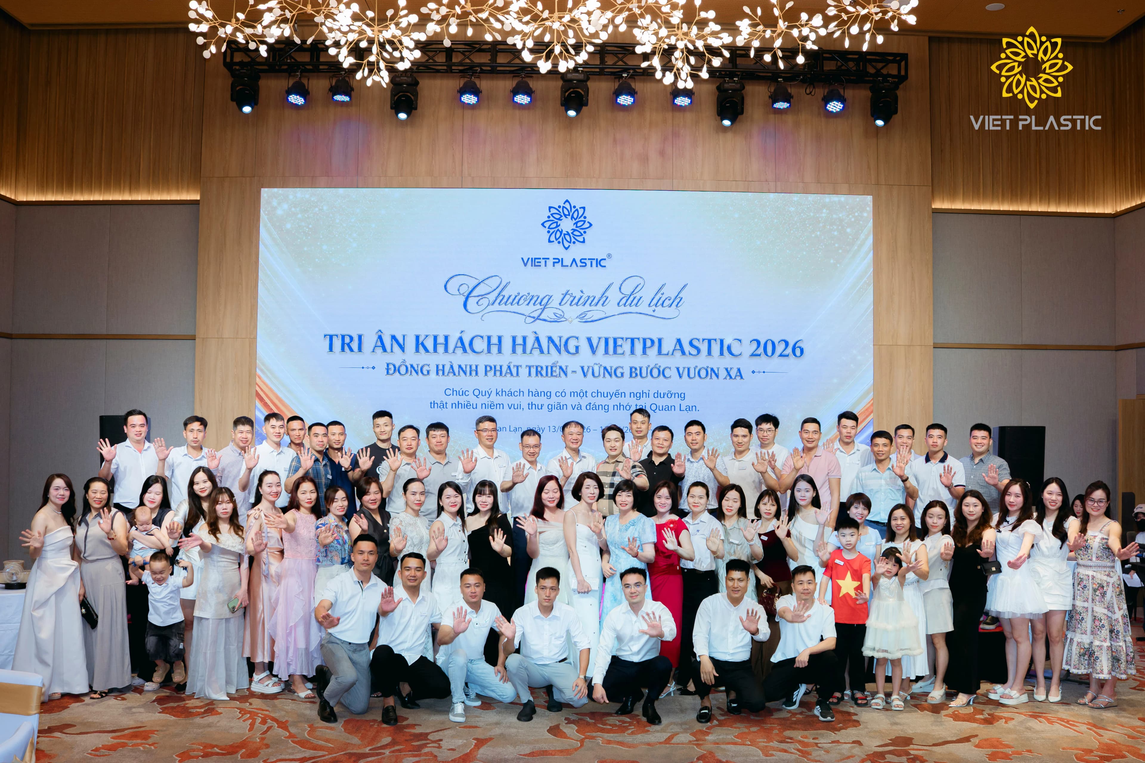 Nhìn lại chuyến đi tri ân đại lý VietPlastic 2026 tại Quan Lạn