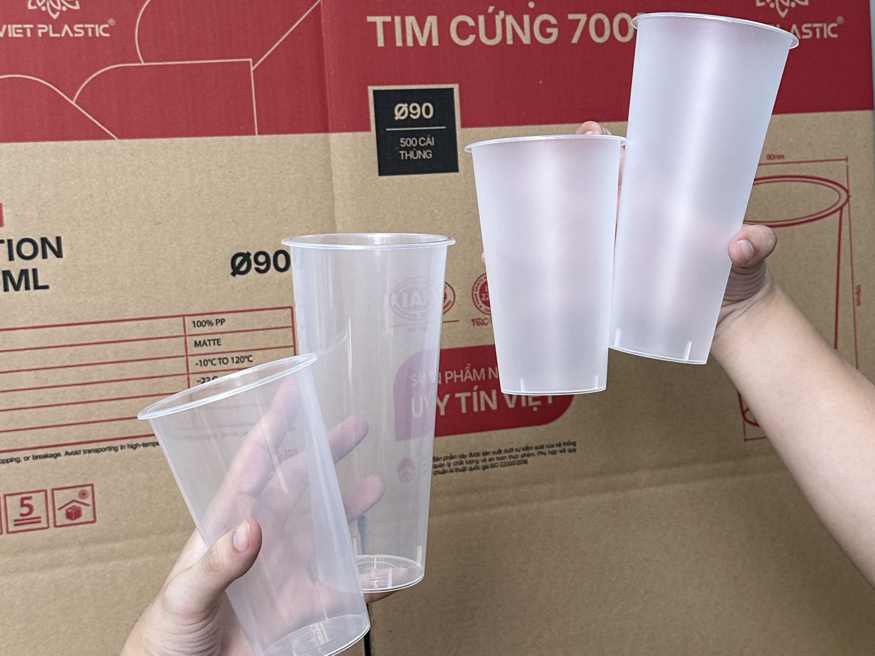 Bộ cốc nhựa PP tim cứng VietPlastic nhiều dung tích thực tế cầm trên tay